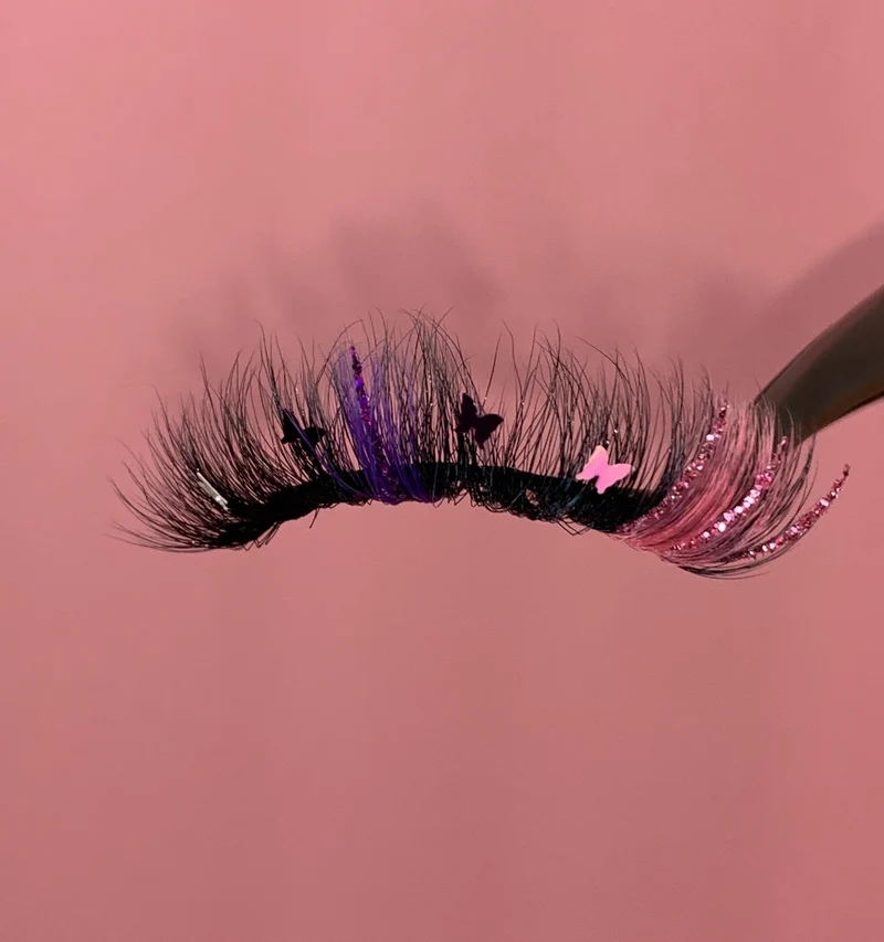 “Fantasy” glitter lash