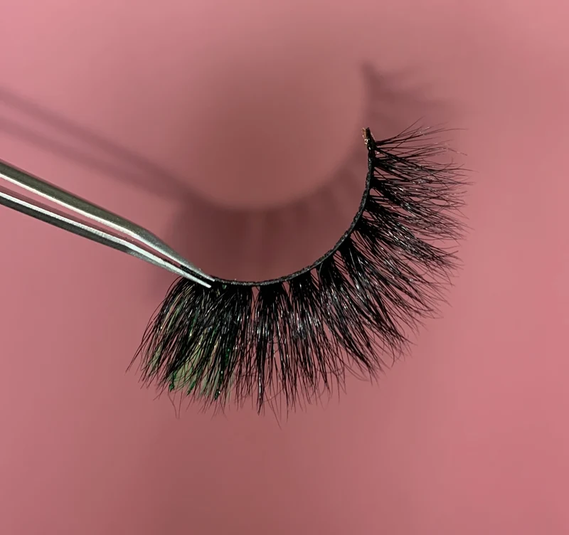 “Lucky” glitter lash