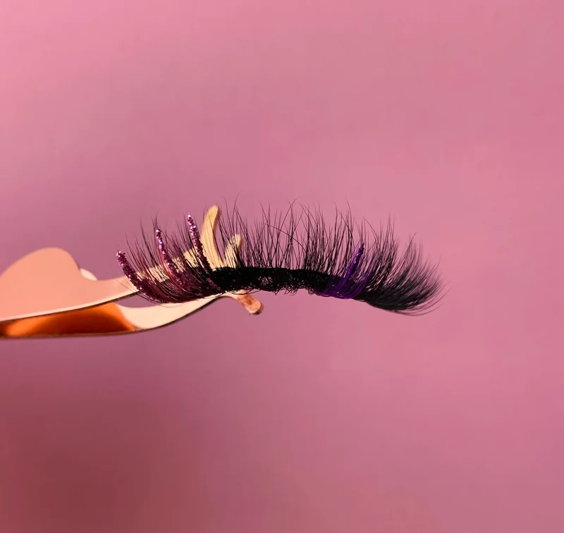 “Suki” glitter lash