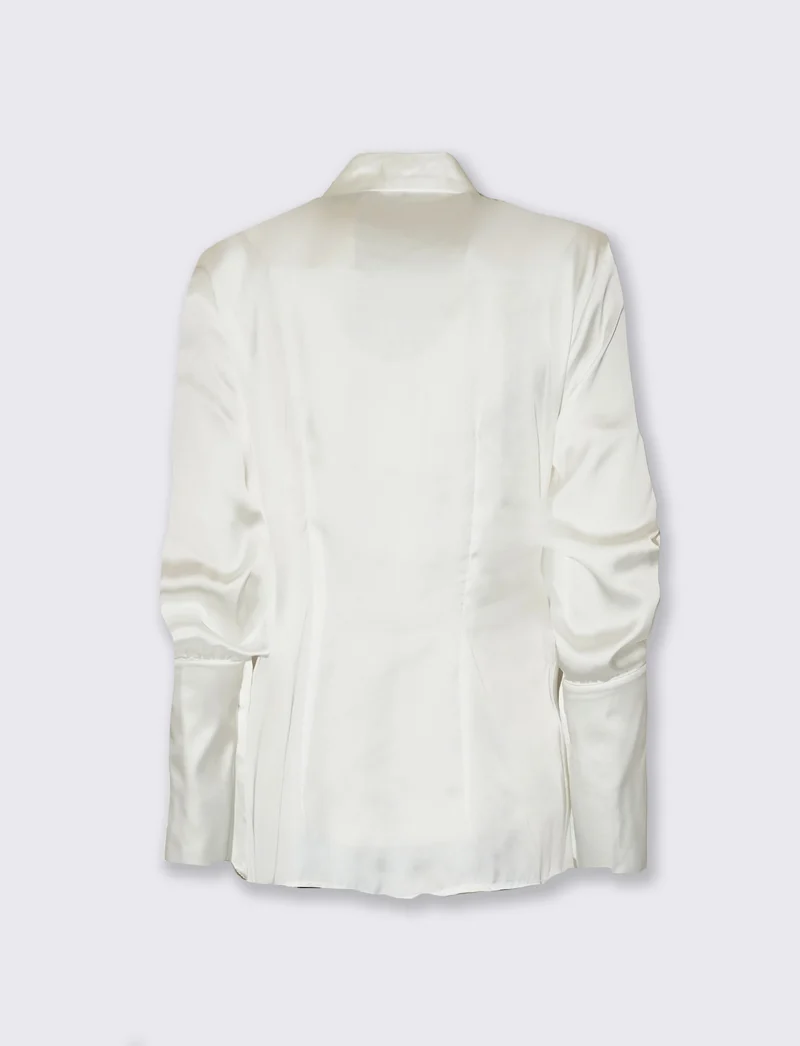 Camicia in raso a manica lunga con abbottonatura sul colletto - Bianco