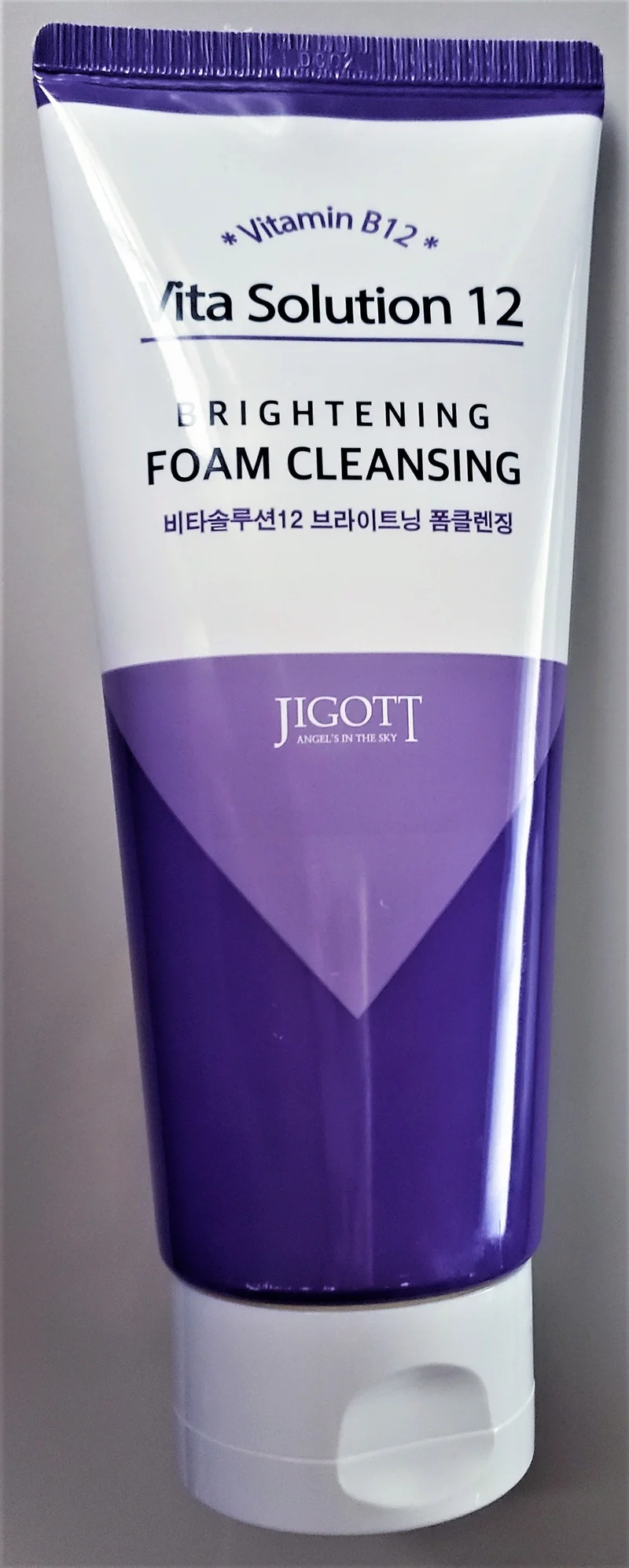 Jigott Vita Solution 12 Brightening Foam Cleansing