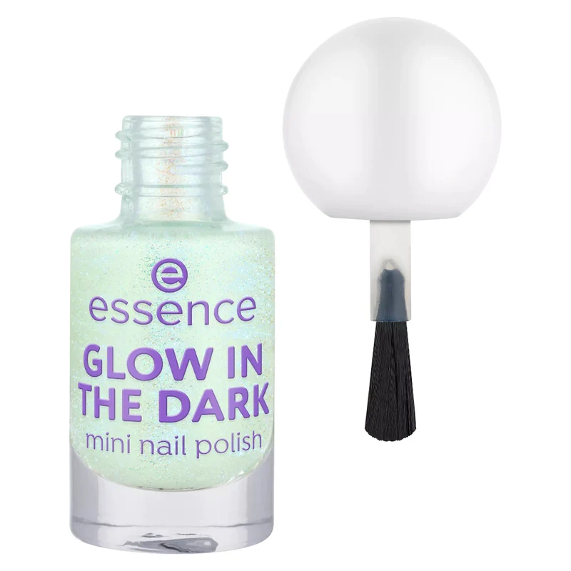 Essence Smalto Glow In The Dark 01