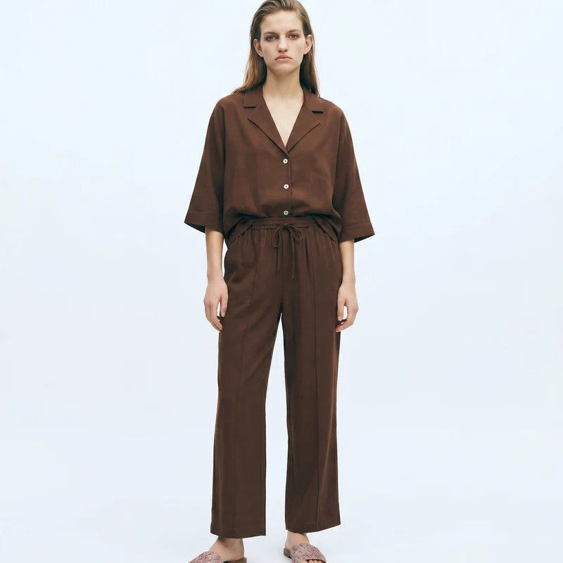 Pantaloni morbidi con coulisse in vita - Marrone tabacco