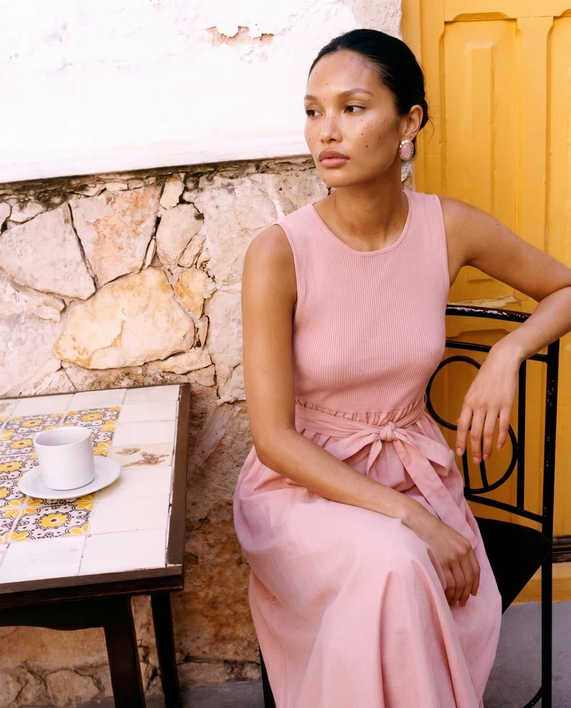 Abito smanicato lungo con scollo rotondo - Rosa polvere