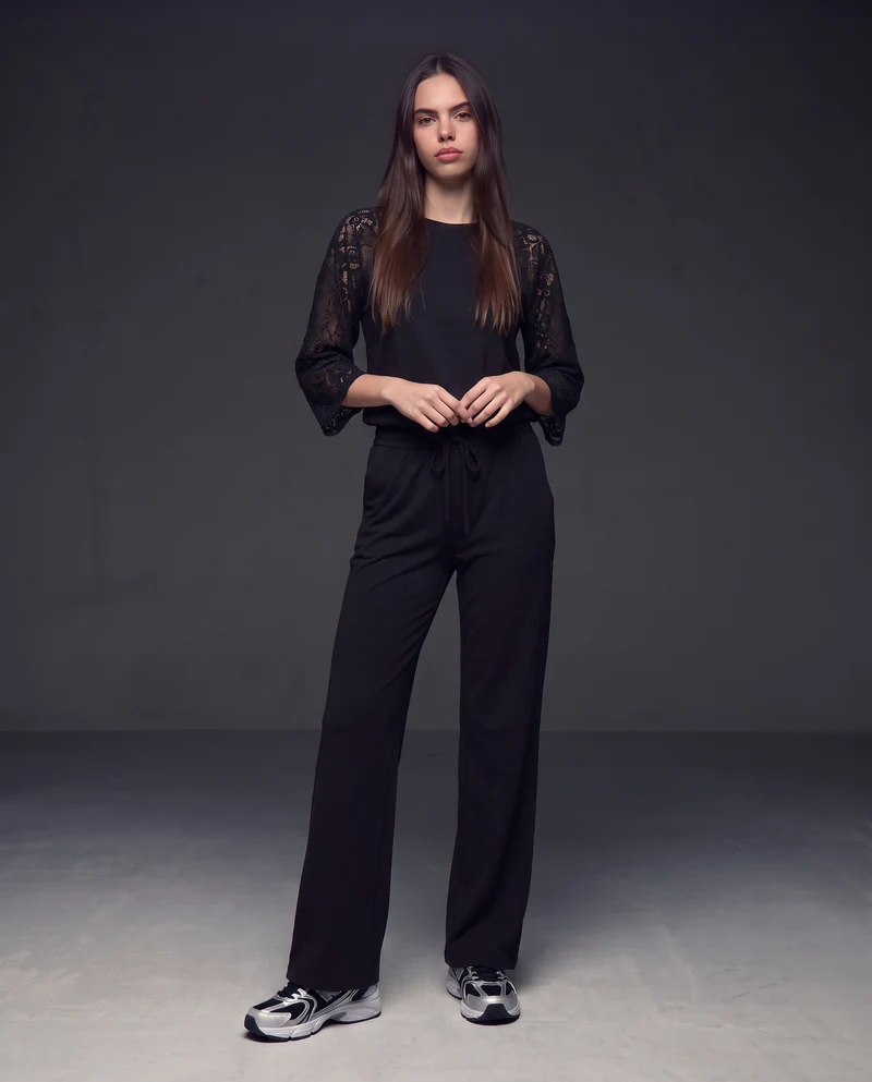 Pantaloni tuta dritti con coulisse in vita - Nero