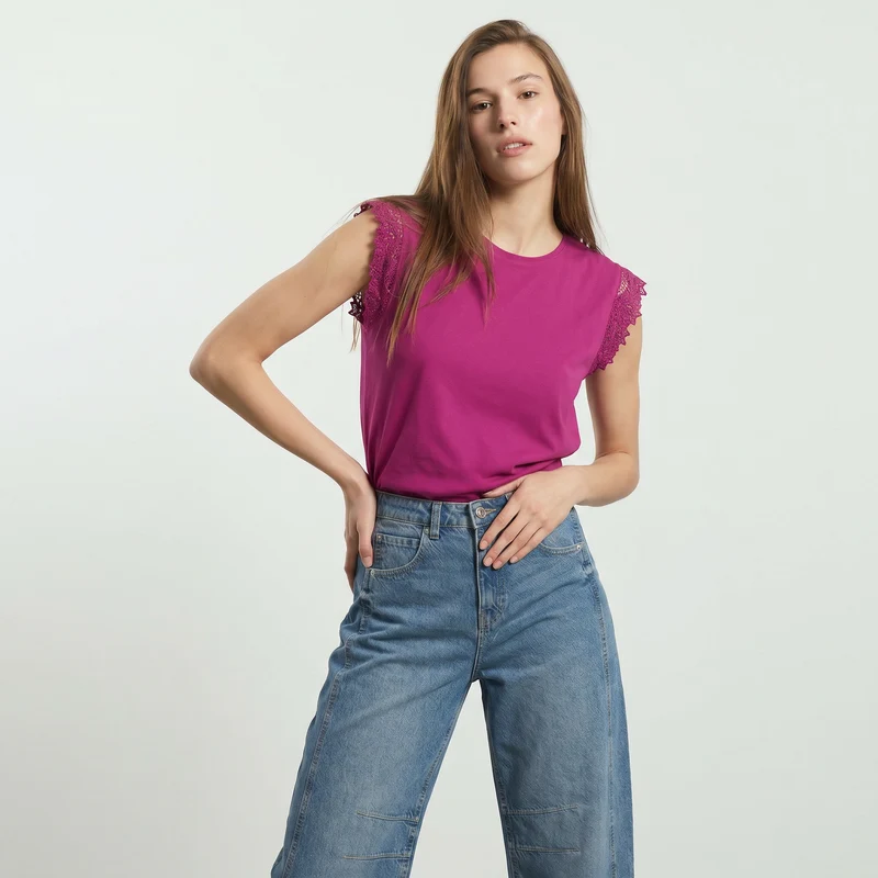 T-shirt in pizzo per donne eleganti - Fuxia