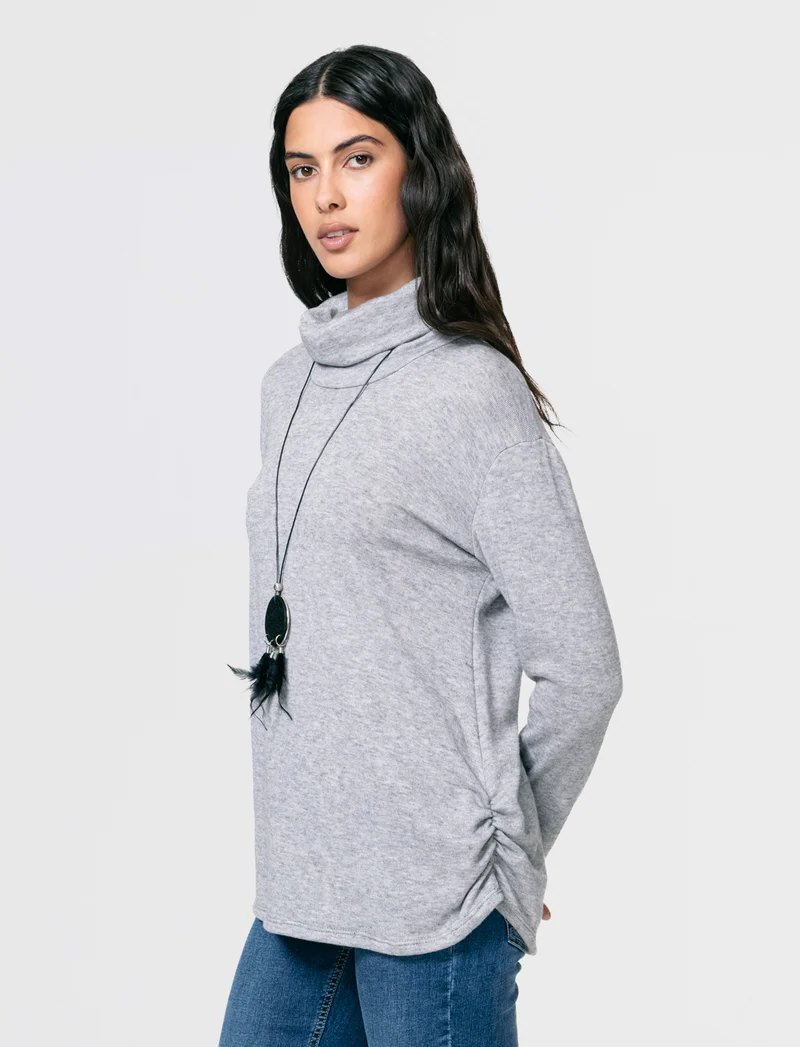 Tshirt manica lunga con collo alto in tessuto pesante con collana - Grigio mel.