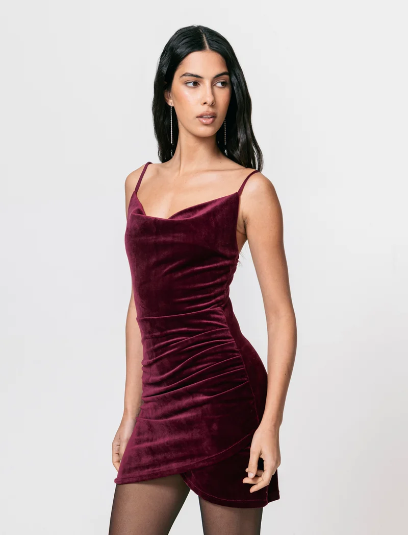 Vestito corto con arriccio sul fianco in tessuto ciniglia - Bordeaux