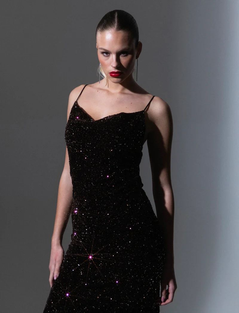 Vestito lungo in paillettes con bretelline - Moro