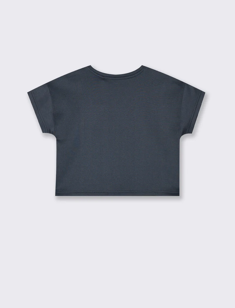 T-shirt mezza manica cropped in tessuto tecnico con profili a contrasto. - Blu