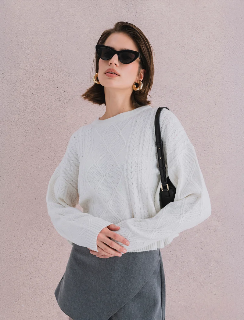 Maglia manica lunga girocollo crop con lavorazione a trecce - Avorio