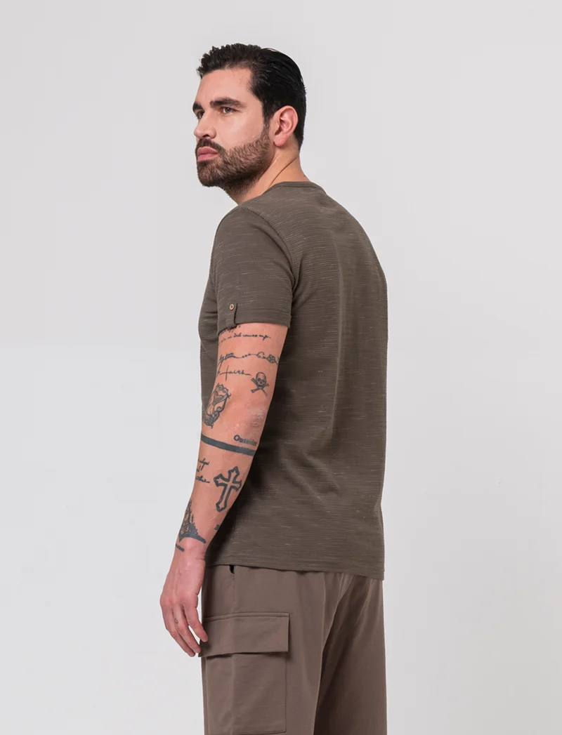 T-shirt serafino struttura slub injected da uomo - Verde kaki