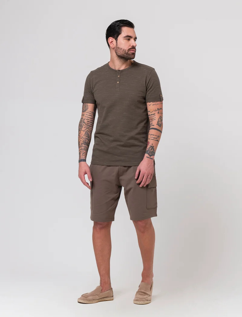 T-shirt serafino struttura slub injected da uomo - Verde kaki